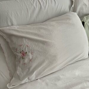 Vintage cotton Embroidered Floral Pillowcase